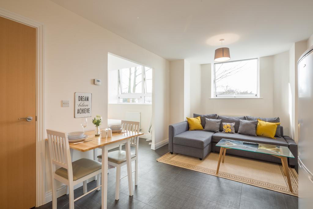 Skyline Serviced Apartments - Stevenage Bagian luar foto